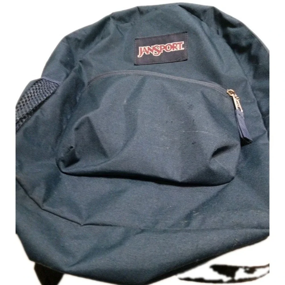 JanSport JS0A47LW Cross Town Backpack 1587 cu in 26L 17 x 12.5 x 6